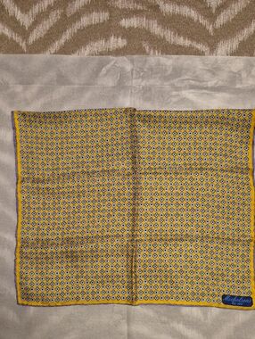 Michelsons Yellow Geometric Silk Pocket Square